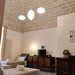 Antica Dimora Le Sette Lune فندق مبيت وإفطار 4*