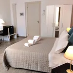 فندق مبيت وإفطار Antica Dimora Le Sette Lune 4*