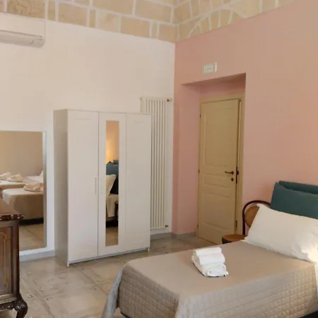 Antica Dimora Le Sette Lune Bed & Breakfast 4*