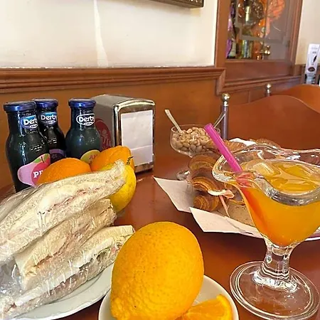 Antica Dimora Le Sette Lune Bed & Breakfast 4*